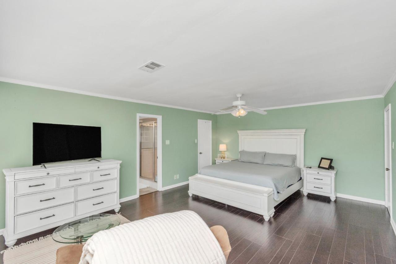 Beauty On The Water! Lake House Near The Beaches! Galveston Extérieur photo
