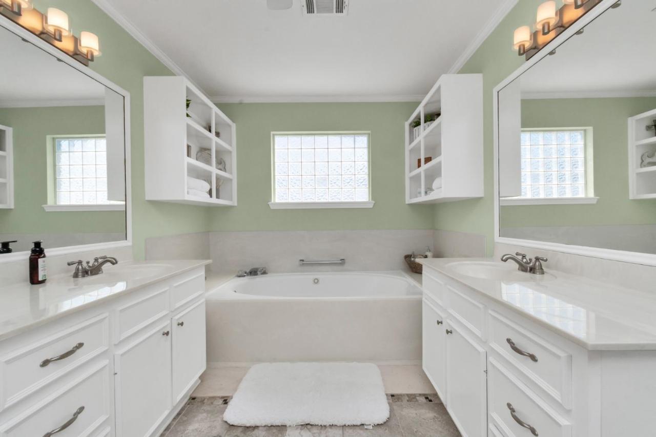 Beauty On The Water! Lake House Near The Beaches! Galveston Extérieur photo