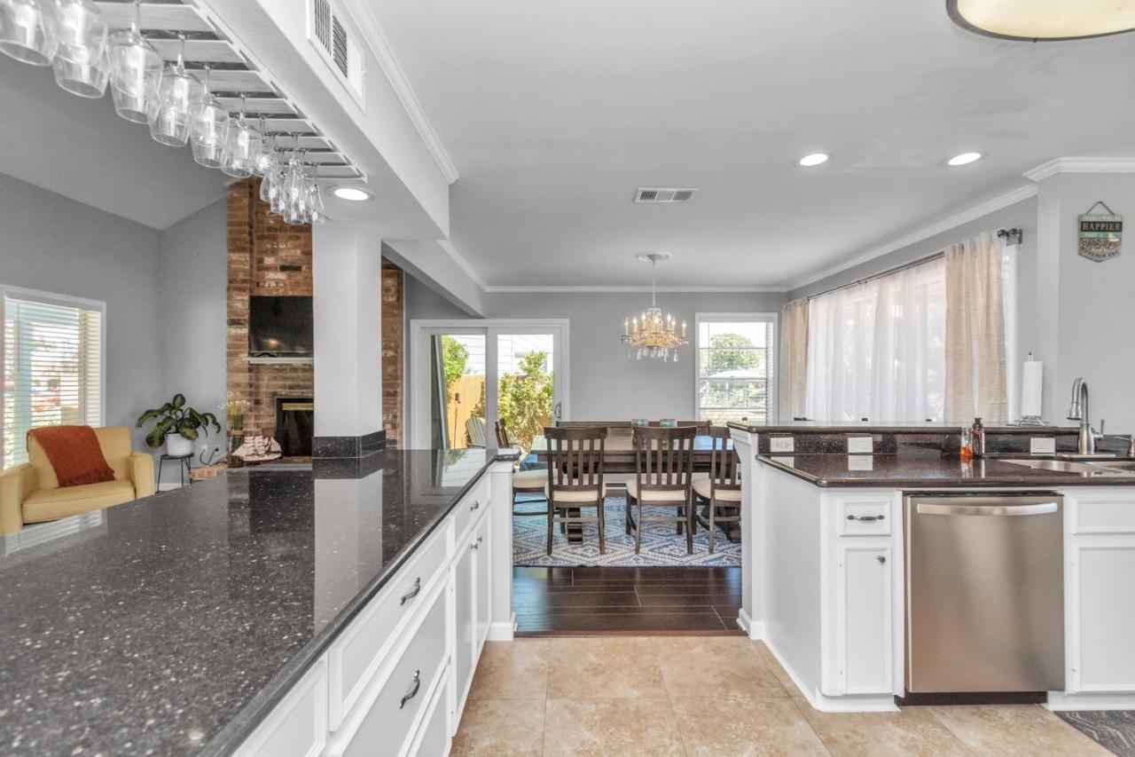 Beauty On The Water! Lake House Near The Beaches! Galveston Extérieur photo